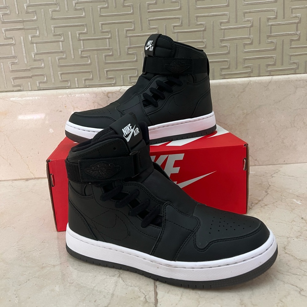 Nike Women’s Jordan 1 Nova XX ‘Black’ - Picture 2 of 4
